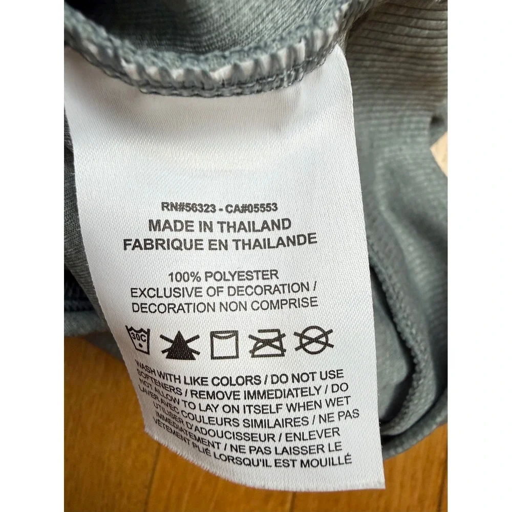 Nike Dri-FIT Womens Twist Front Ribbed Crop Tank Top Gray Medium